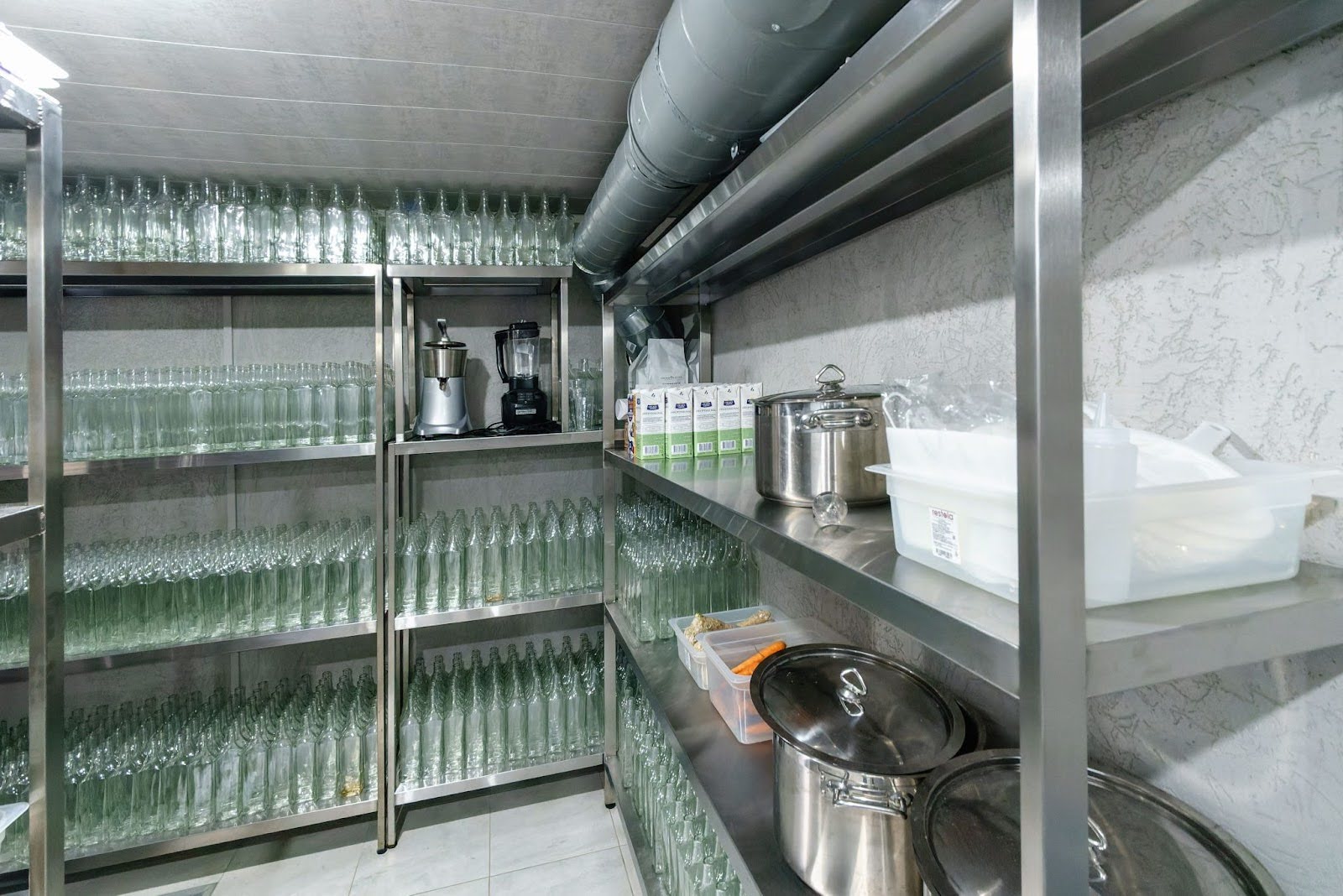 Рюмочная “Весна” “под ключ”: проектирование, оборудование, посуда и монтаж