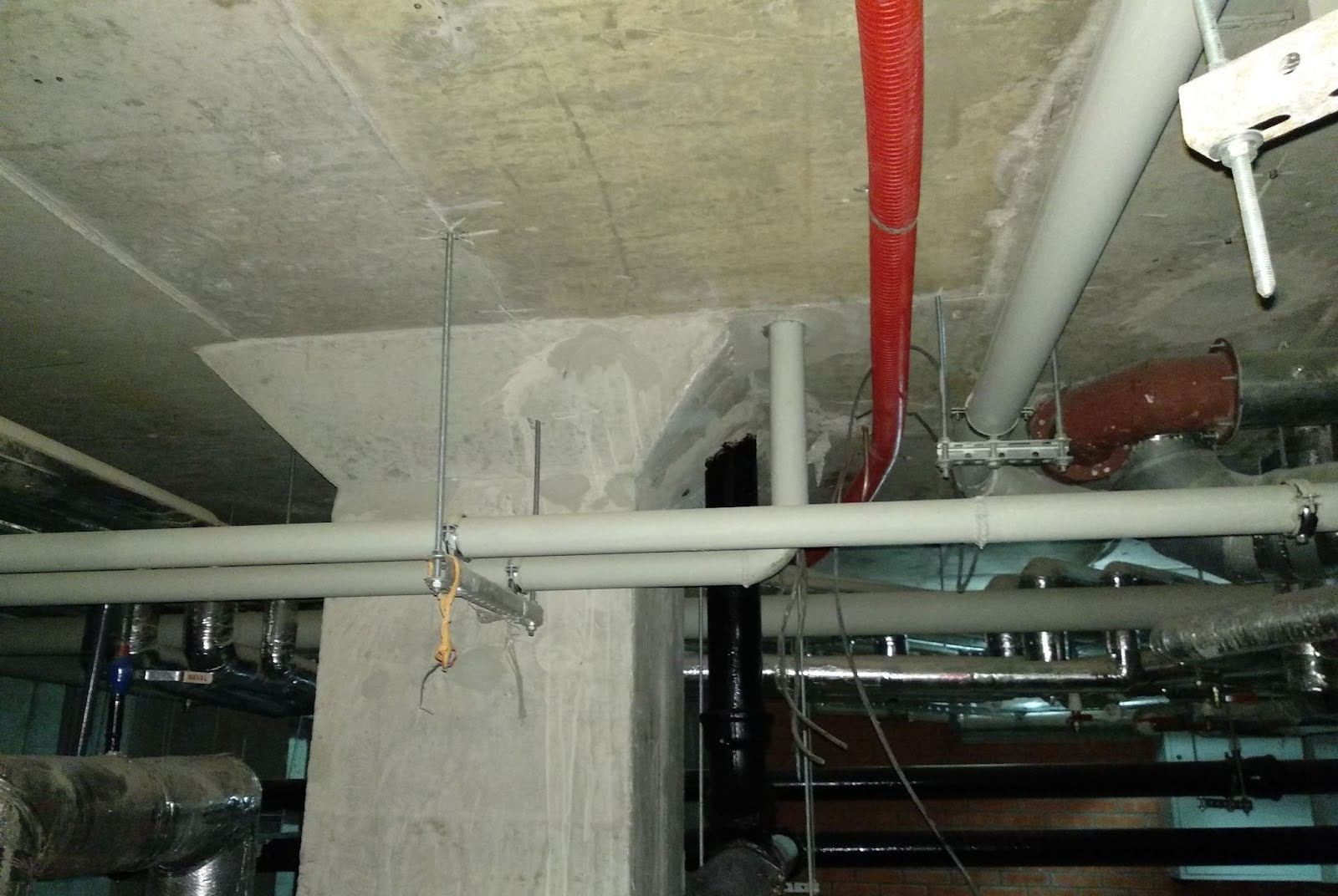 Сервисное обслуживание холодильного оборудования для сети “Ароматный мир”: подготовка коммуникаций, монтаж, пуско-наладочные работы